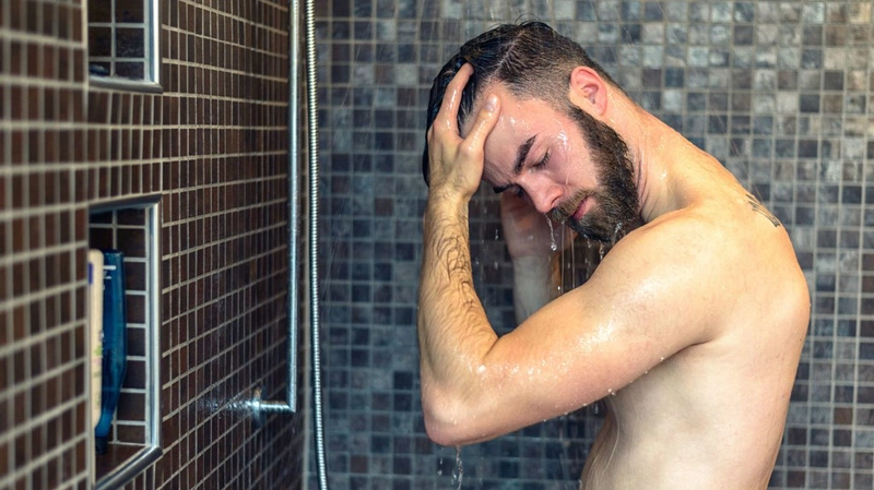 nen goi dau bang nuoc nong hay nuoc lanh se tot hon cho toc ccpX