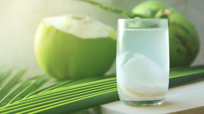 nuoc dua de qua dem duoc khong huong dan bao quan nuoc dua don gian TI4D