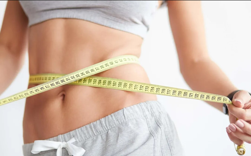 uong nuoc lanh co giam can khong nuoc am nong co tot hon nuoc lanh n9y6