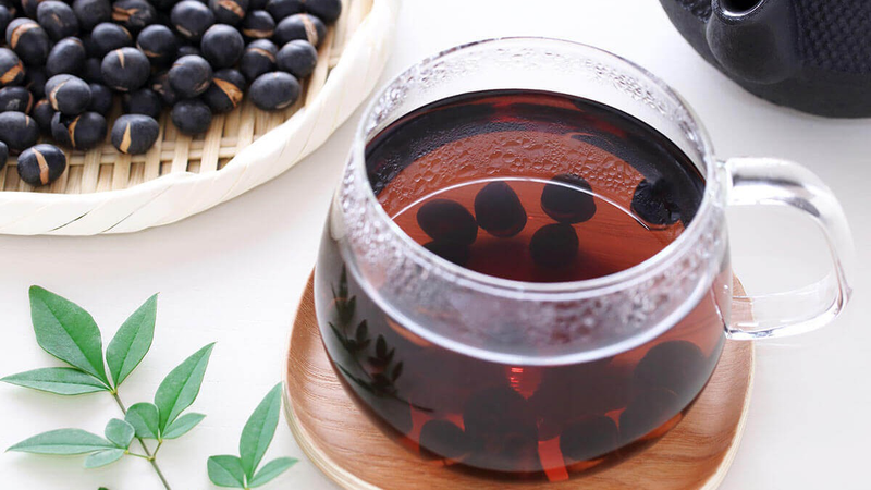 vi sao uong nuoc dau den lai noi mun luu y khi su dung nuoc dau den ywMX