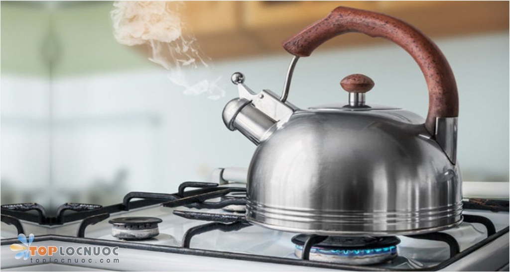 Nước đun sôi và Nước tinh khiết an toàn đến mức nào?