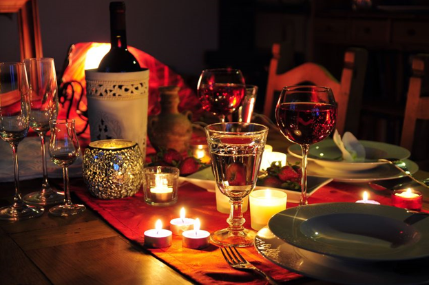 Một bữa tối lãng mạn sẽ là món quà tuyệt vời cho chị em