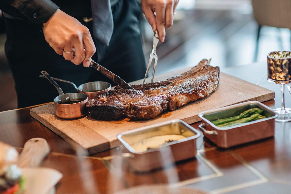 Nhà hàng bò Stellar Steakhouse