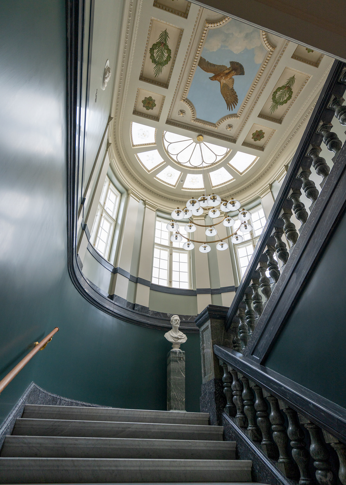 Tránh lạm dụng yếu tố cổ điển