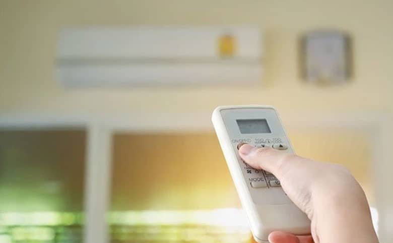 Bật điều hoà ở chế độ khô