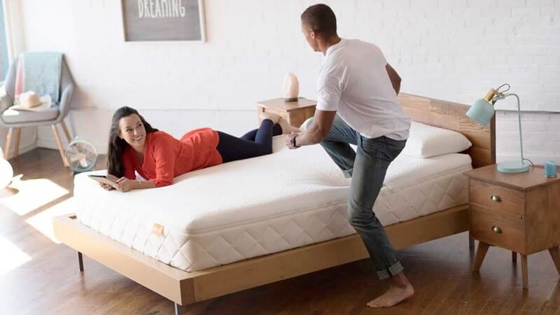 các mẫu giường cưới 