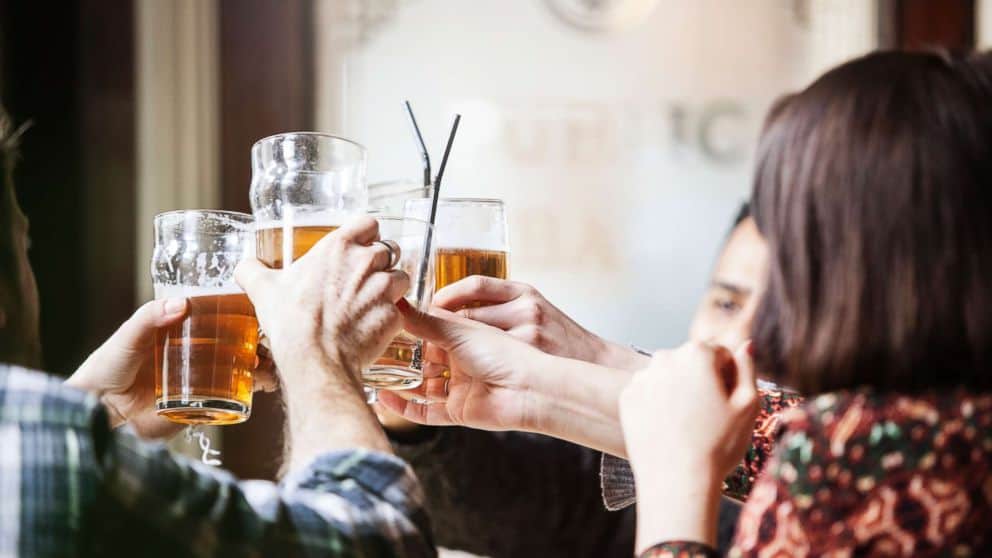  phòng ngừa cảm lạnh bằng cách hạn chế bia rượu