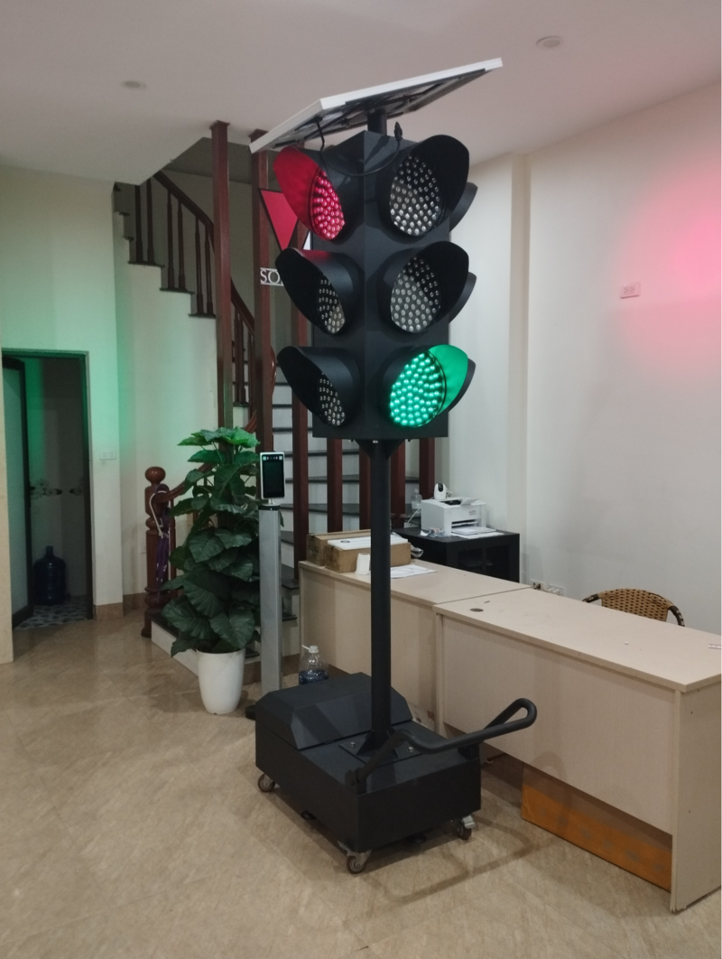 den giao thong nang luong mat 5