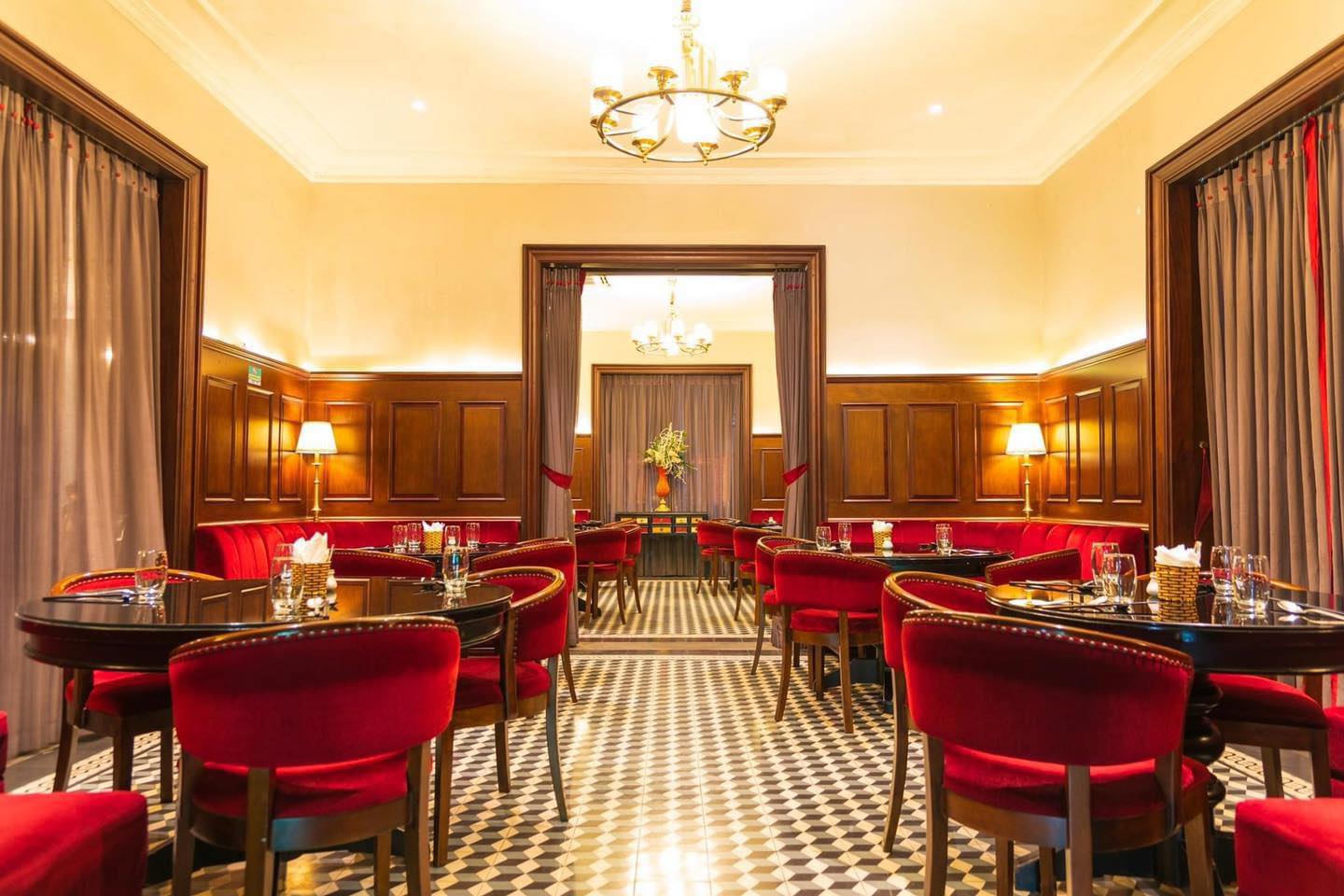 Nhà hàng Buffet thích hợp tổ chức tiệc công ty