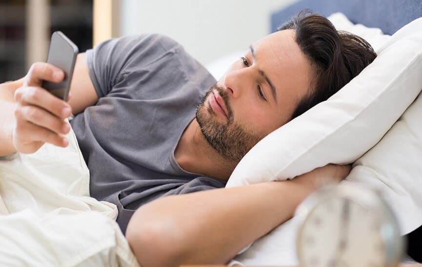 Thức dậy và ngay lập tức kiểm tra email