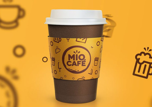 Ly cà phê mang đi, tạo dấu ấn riêng biệt.