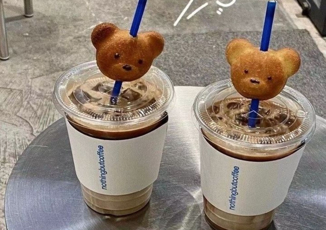 Mẫu ly cà phê tinh gọn, tối giản