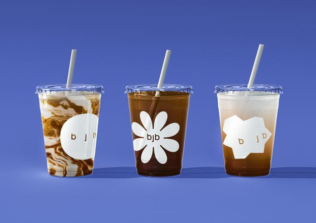 Sáng bừng ngày mới với ly cà phê giản dị