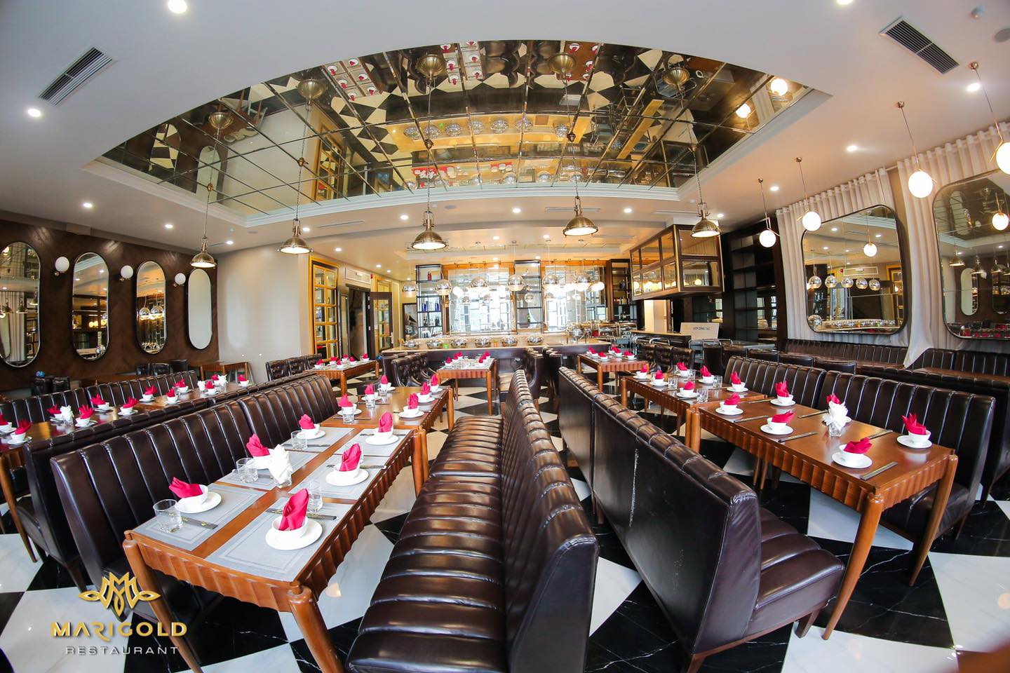 Nhà hàng cho nhóm đông du lịch Cát Bà 01