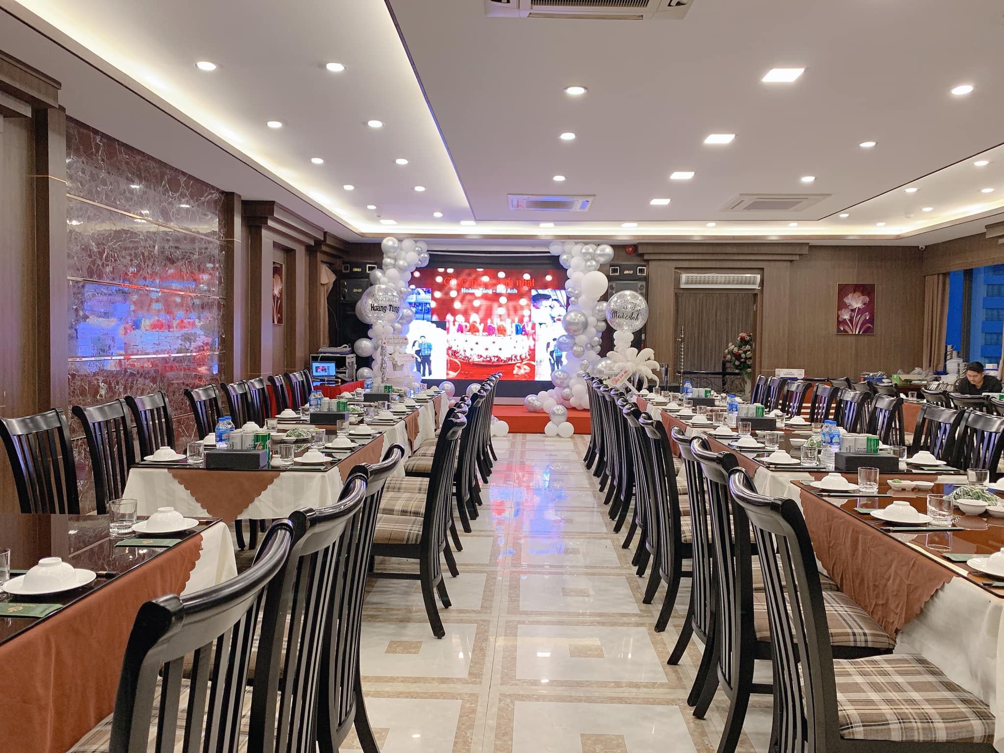 Nhà hàng tổ chức tiệc tại Hạ Long 01 Nhà hàng tổ chức tiệc tại Hạ Long 01