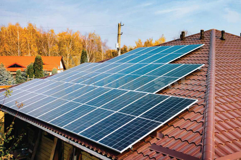 Tấm pin năng lượng mặt trời lắp đặt hộ gia đình