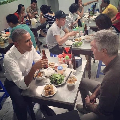 Tổng thống Obama ăn tại quán bún chả Hương Liên