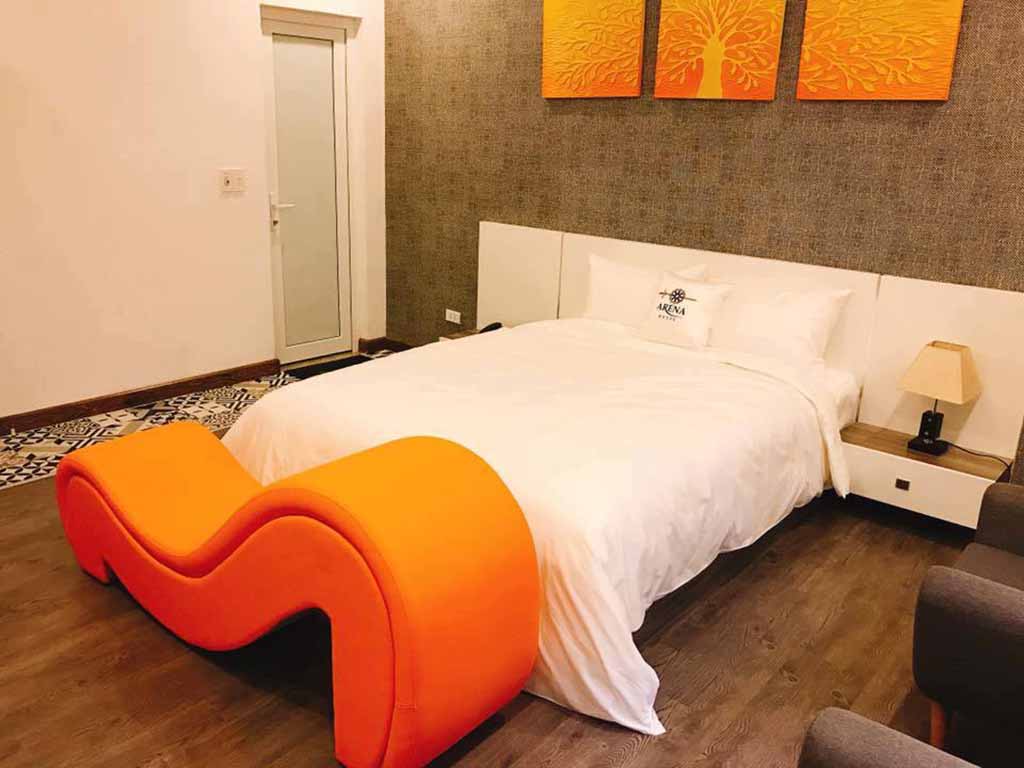 Chọn mua ghế tình yêu có kích thước phù hợp với diện tích và không gian phòng ngủ 