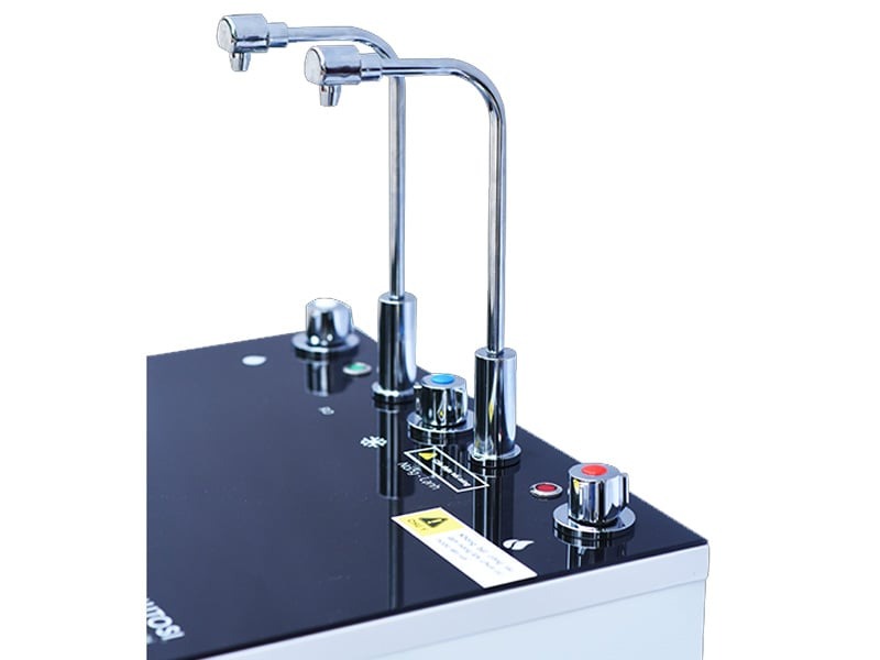 Khóa nước nóng an toàn (màu đỏ trên van nước) Mutosi giúp tránh bỏng ngoài ý muốn cho người già và trẻ nhỏ