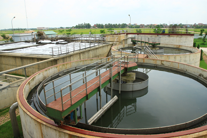 Lắng nước thải