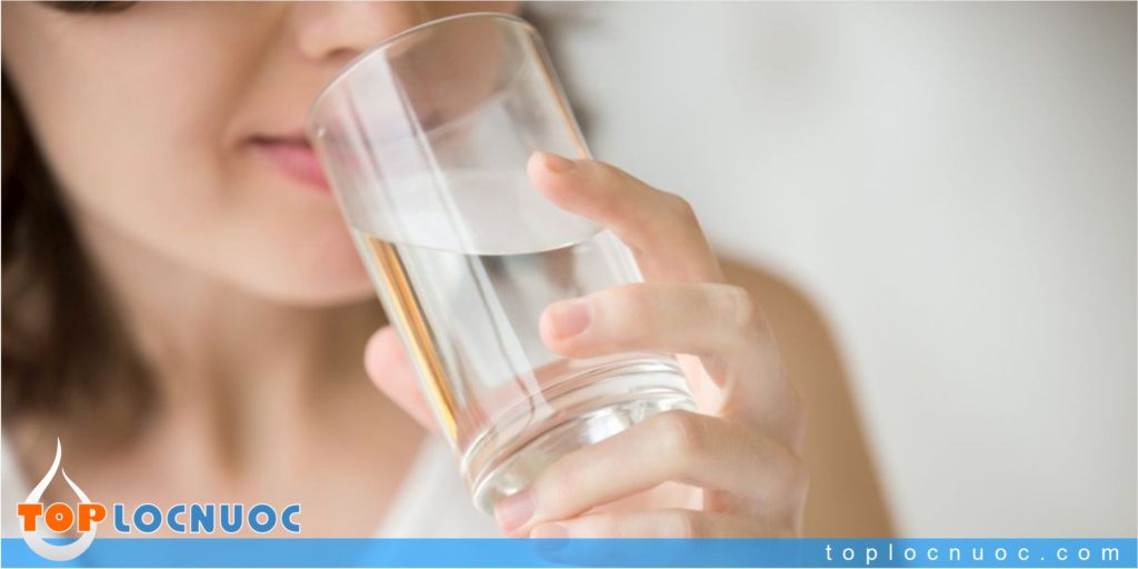 Lợi ích tuyệt vời của việc uống đủ nước mỗi ngày với sức khỏe