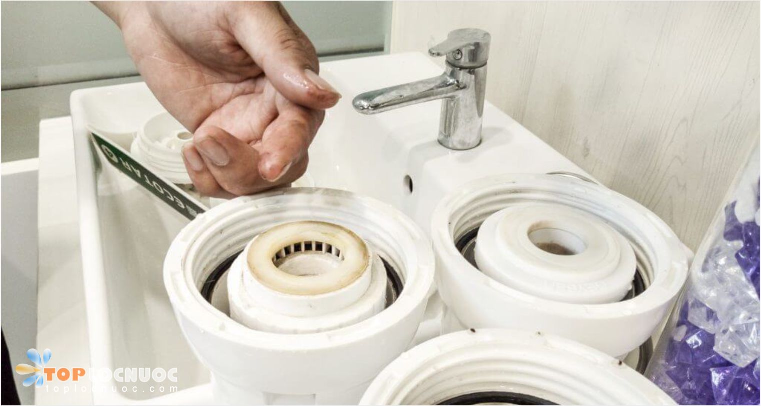 Làm sao để bảo trì Máy lọc nước nóng lạnh và Bộ lọc nước uống?