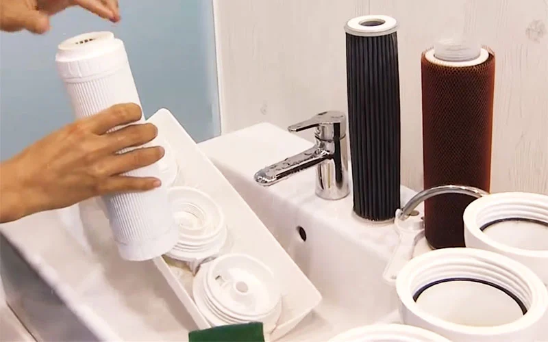 Cách vệ sinh Máy lọc nước RO, Máy nóng lạnh, Máy điện giải tại nhà