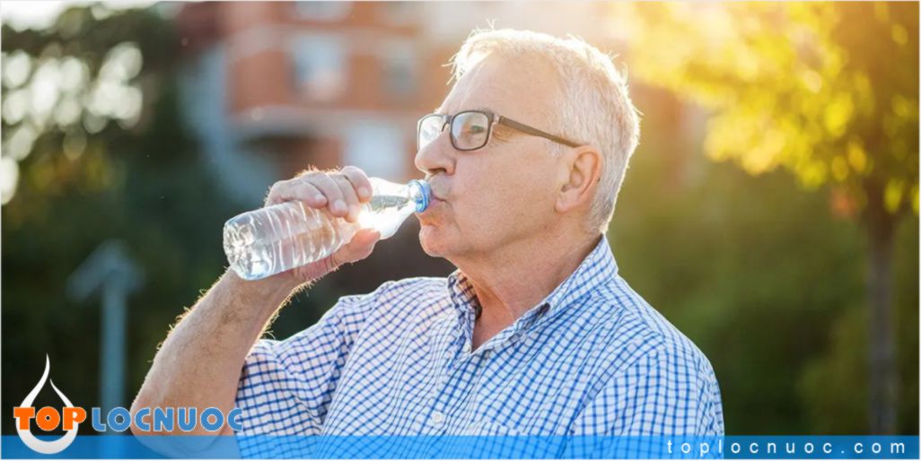 lợi ích và lưu ý khi sử dụng nước khoáng mặn