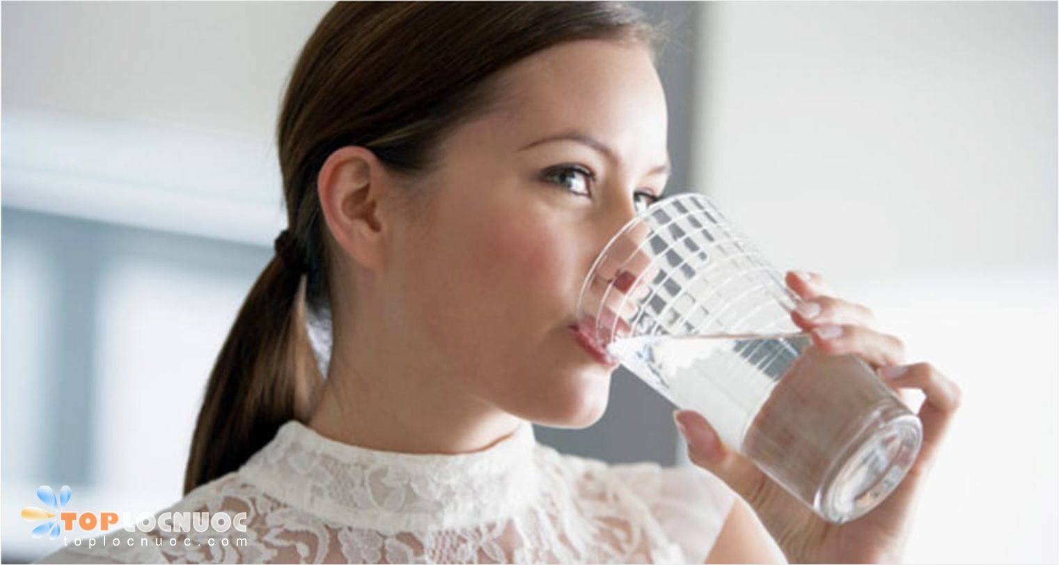 Uống nước lọc có phải cách giảm béo sau sinh hiệu quả?