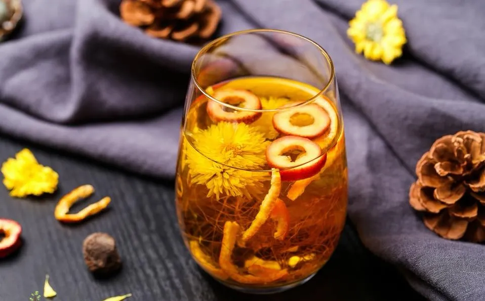 Trà dưỡng nhan là gì? Tìm hiểu tác dụng, cách làm và lưu ý khi sử dụng