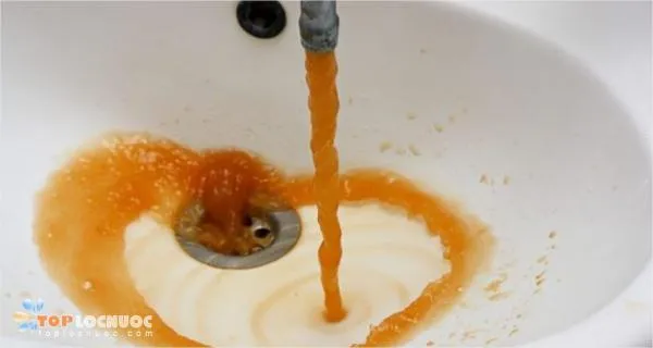 Nước giếng khoan nhiễm sắt có màu vàng có tốt không?