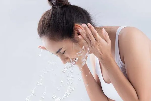 Bí quyết làm đẹp cho làn da mướt mịn với nước lọc tinh khiết