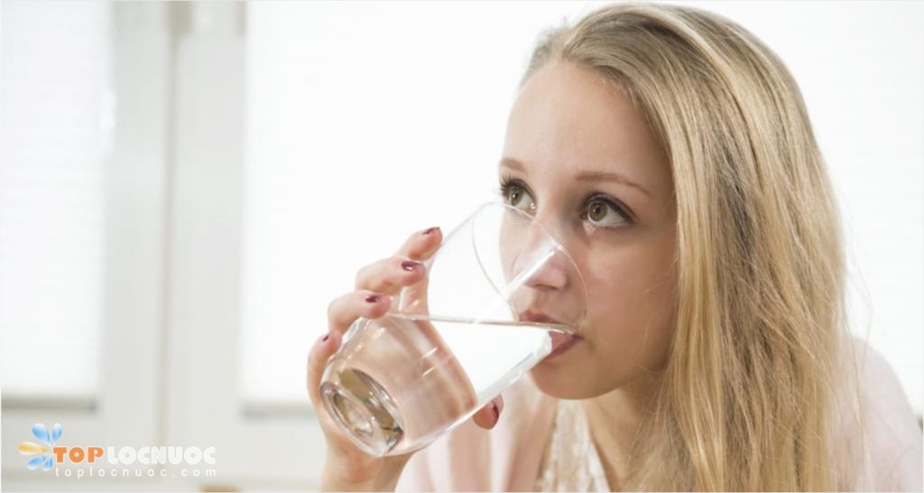 Uống nước buổi sáng đem lại 7 lợi ích tuyệt vời cho sức khỏe