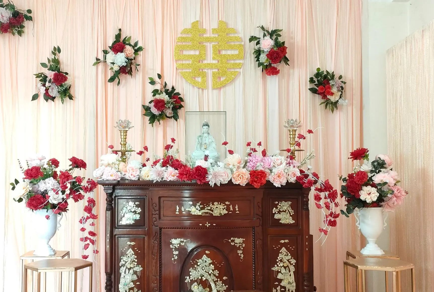 Trang trí bàn thờ gia tiên đám cưới như thế nào?