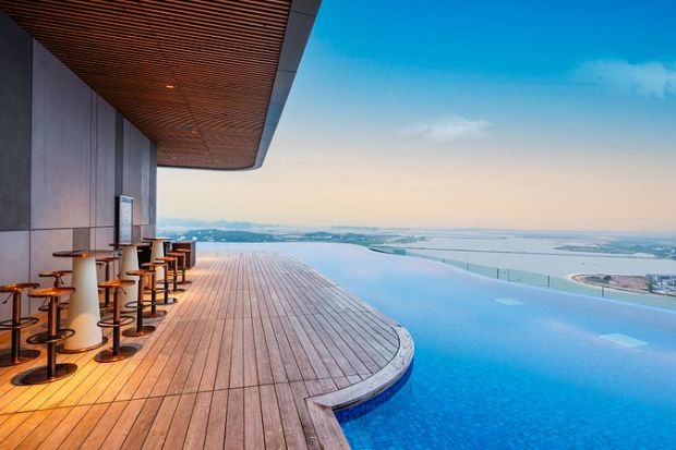 Top 9+ khách sạn view đỉnh nhất tại Hạ Long