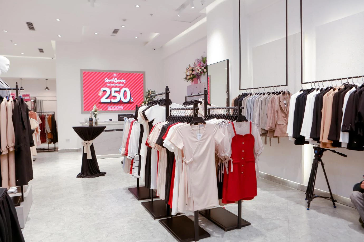 Mở shop quần áo lấy nguồn hàng ở đâu? Cách lấy như thế nào?