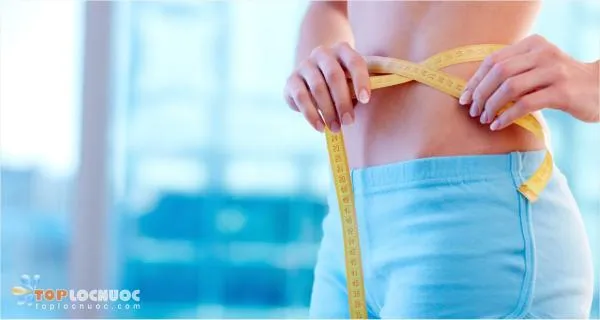 Tại sao uống nước có thể giúp giảm mỡ bụng tự nhiên?