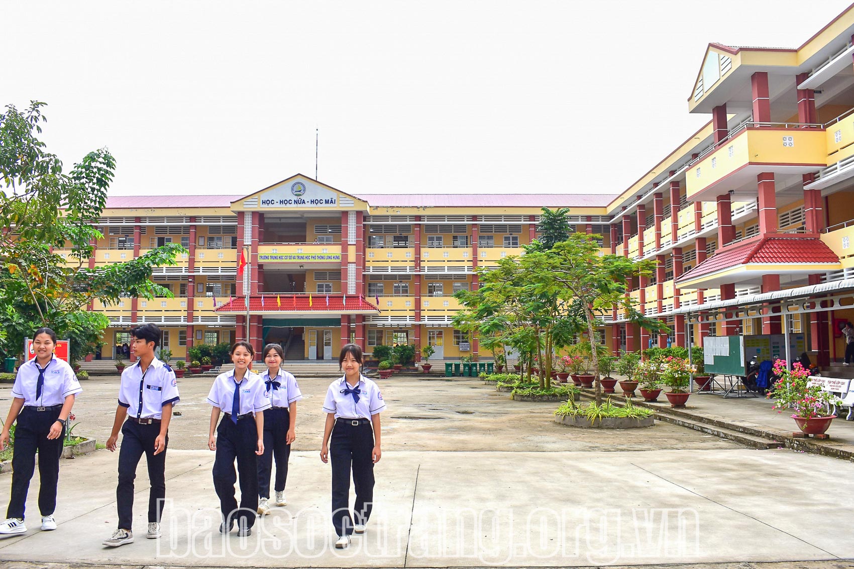 Xây dựng trường học đạt chuẩn quốc gia: Còn đó những khó khăn