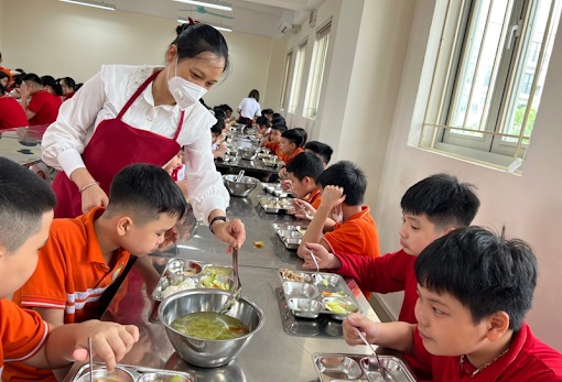 Vấn đề an toàn vệ sinh thực phẩm trong trường học là gì?