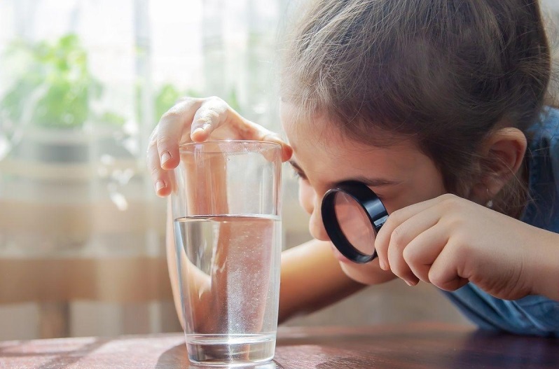 Nước tinh khiết bẩn len lỏi vào trường học: Mối nguy hiện hữu