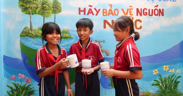 Khánh thành, bàn giao Công trình “Nước sạch học đường” và Công trình bích họa “Vì tương lai xanh”