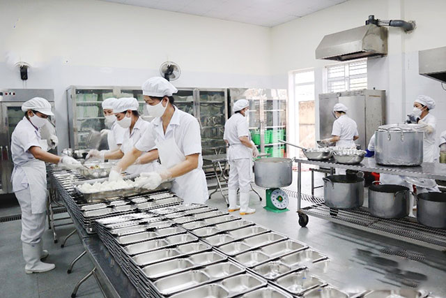 Bếp Ăn Trường Học Là Gì? Những Quy Định Tại Bếp Ăn Trường Học?